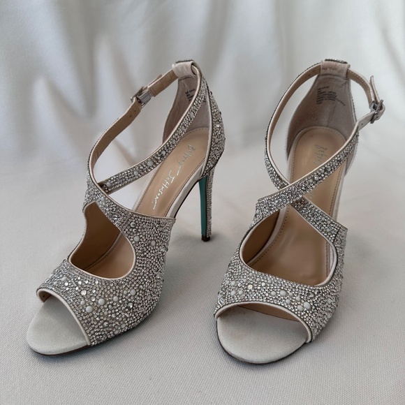 Show stopping Betsy Johnson jewelled heels. - Picture 2 of 6
